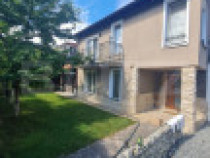 Casa individuala, 4 camere, garaj, zona Florilor