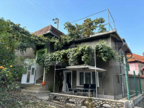 Casă spațioasă de vânzare în Rășinari, Sibiu – 4 ca