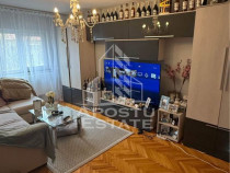 Apartament cu 3 camere, decomandat, situat in zona Soarelui
