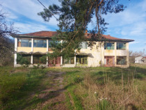 Imobil Cu Teren Si Anexe, Cocu, Județul Arges