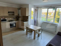 Apartament de vanzare, 3 camere, parcare, zona Vivo