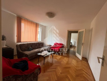 Apartament cu 3 camere, semidecomandat, etajul 2, zona Ce...