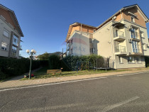 Apartament cu 2 camere, parcare de închiriat în zona In...