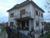 Cota de 3/8 din casa si teren, Loc Unirea, Jud Alba