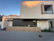 Vila deosebita de vanzare - zona Mamaia Nord pe malul laculu