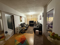 Apartament cu 3 camere ,etaj 3, zona Ulpia