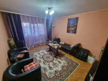 Casa de cultura-apartament 3 camere decomandat cu gaze