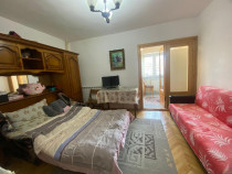 Garsonieră vis a vis de Hala Centrală, etaj 2