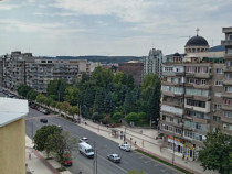 Apartament 3 camere , Bulevardul Decebal -piata