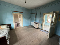 Casă săsească, 3 camere, 700 mp teren, Sebeș