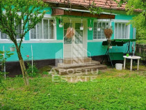 Casa bătrânească de vânzare | 4 camere | Hunedoara | ...