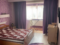 Garsoniera de inchiriat in zona 1 Decembrie