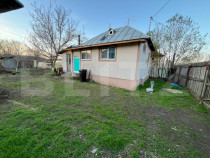 Casă de v&acirc;nzare, 420 mp teren