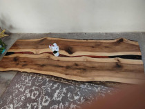 Mese din nuc diferite măsuri.