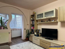 Apartament 3 camere, decomandat, etaj1, loc parcare,Tractoru