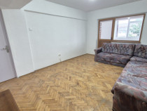 Apartament 3 camere - zona Casei de Cultură