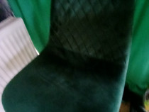 Scaune verde smarald