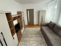 Inchiriez apartament cu 2 camere, parcare privata