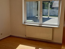 Apartament 3 camere, 140mp, cu acces auto in curte si facili