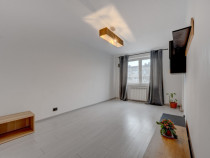 Apartament 3 camere decomandat, cu centrala proprie, bloc 19