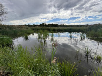 Teren cu deschidere la lac strada Orhideelor- conectare la curent