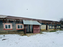 Refugiu la țară: casă tradițională , teren generos, și