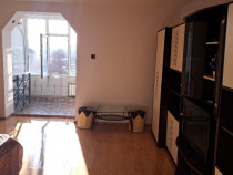 Proprietar inchiriez garsoniera zona billa