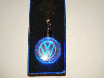 Breloc auto din cristal cu LED - Logo VOLKSWAGEN