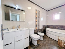 Vănd Vila P+1 in Cta ..zona Mamaia Nord Mo și utilată modern
