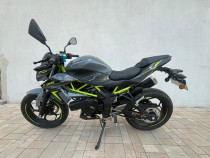 Motocicleta Kawasaki z125 2023