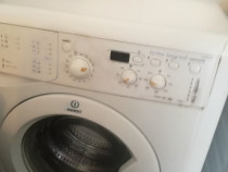 Mașină de spălat automată indesit