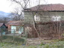 Casa curte si gradina in Branisca (la 15 Km de Deva)