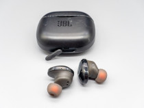 Casti in ear conectivitate Bluetooth JBL incarcare pe micro