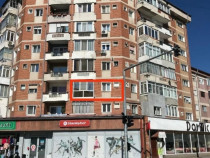 Apartament decomandat doua camere pe Bulevard Dacia