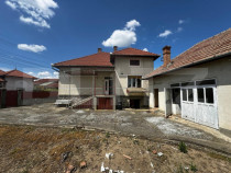 Casa, 4 camere, 645 mp teren, zona Centru - Alba Iulia