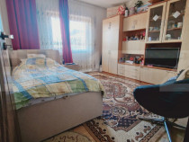 Apartament cu 3 dormitoare, 74mp, 2 balcoane, parcare, zona