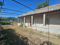 Proprietate in loc Fartanesti teren intravilan 1800 mp + casa