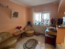 Vand apartament cu 4 camere ultacentral