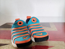 Adidasi Nike Dynamo Go