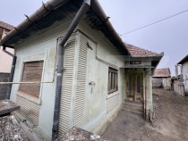 Oportunitate investiție: casă veche + teren 1.096 mp în B