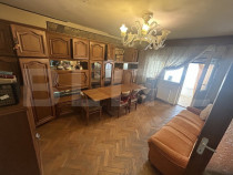 Apartament cu 3 camere în zona Rogerius