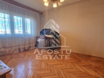 Apartament 3 camere, decomandat, etaj intermediar, zona G...