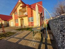 CASA CU 4 CAMERE , BECI SI GARAJ , 825MP TEREN , VOINESTI