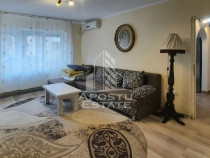 Apartament 2 camere la parter, zona centrala.