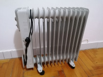 Radiator electric cu ulei cu 13 elemenți și trei nivele de încălzire