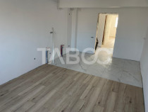 Apartament spatios de vanzare cu 2 camere balcon