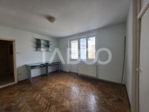 Apartament 2 camere si balcon de vanzare 37mp zona Mihai Vit