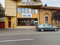 Clădire comercială în zonă centrală