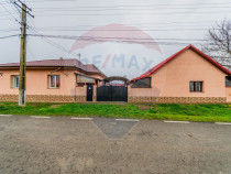 Casă de v&acirc;nzare, comuna Iratoșu