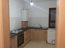 Apartament cu 3 camere, decomandat - zona Tractorul.